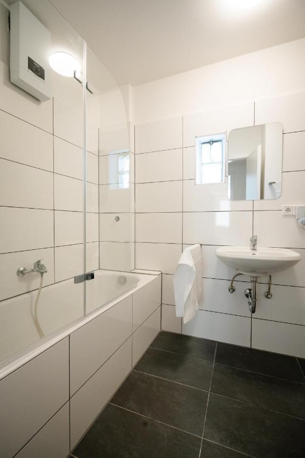 Old Town Apartment 2 Rooms/Baths ดุสเซลดอร์ฟ ภายนอก รูปภาพ